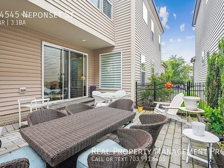 44545 Neponset St — Photo 9