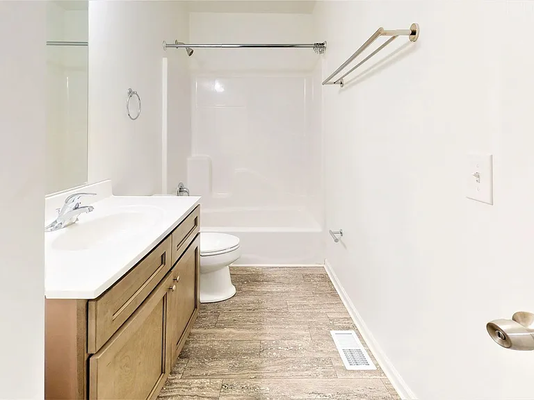 417 E 18th Ave — Photo 7
