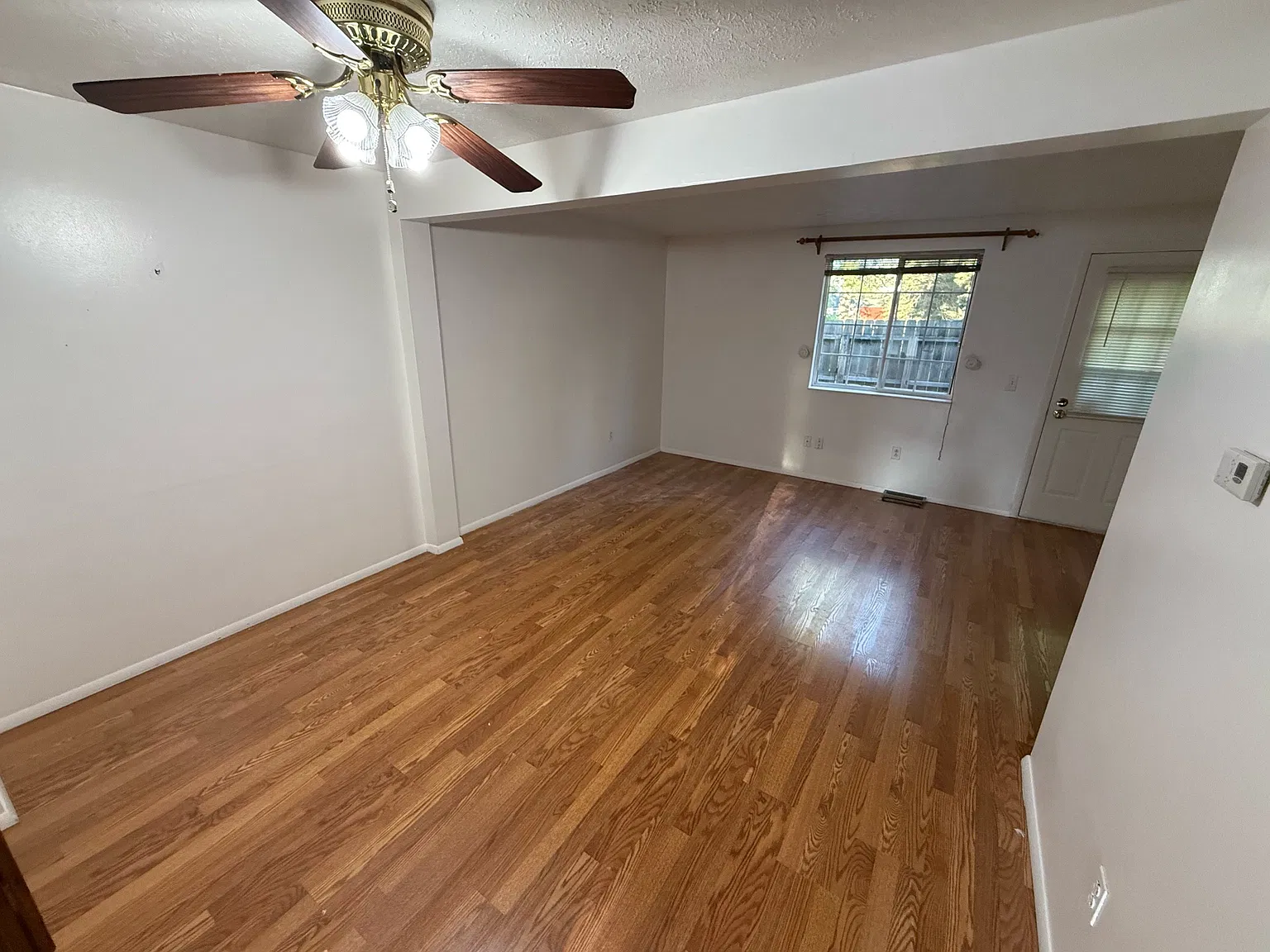 2 bed, 1.5 bath, 920 sqft, $1,450 — Photo 4