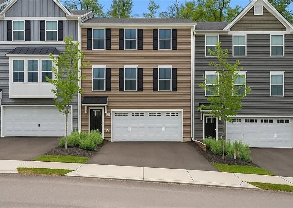1st image of 484 Greenwood Dr N