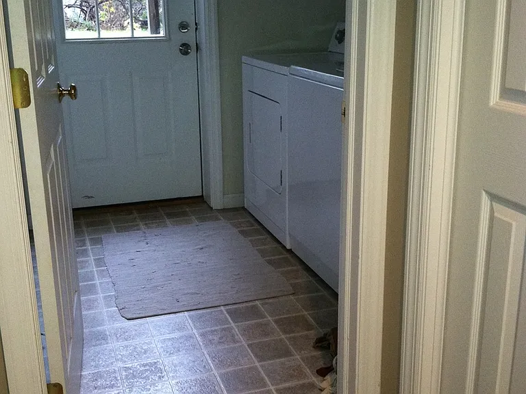 898 N Allen St — Photo 13