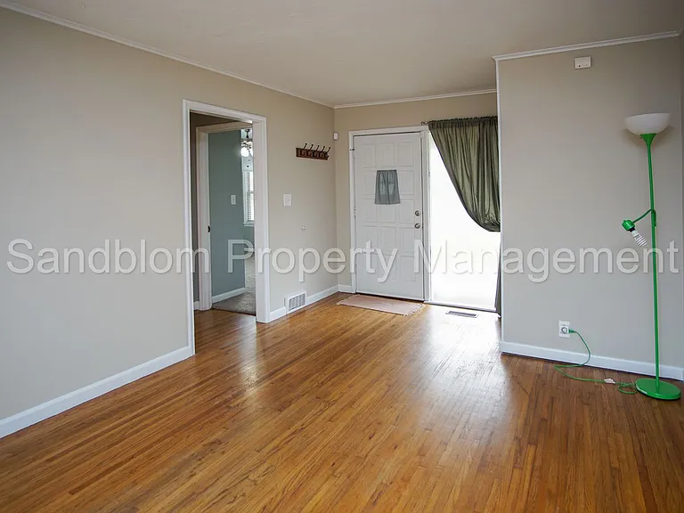 3549 S Richmond Ave — Photo 5
