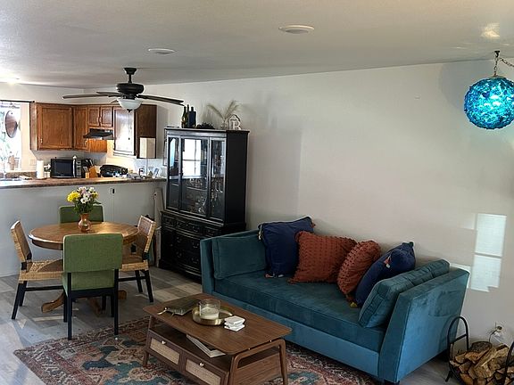 3rd image of 6743 Mountain Top Ln
