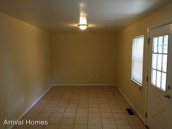 4th image of 300 Edgemoor Pl