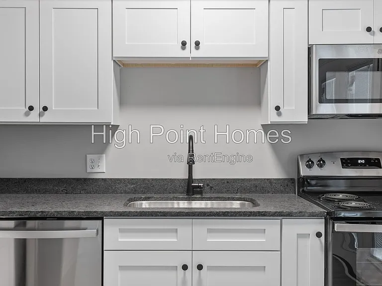 400 Gallery Ln #D4 — Photo 5