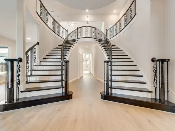 2704 Hartman Cir, Mansfield, TX 76063