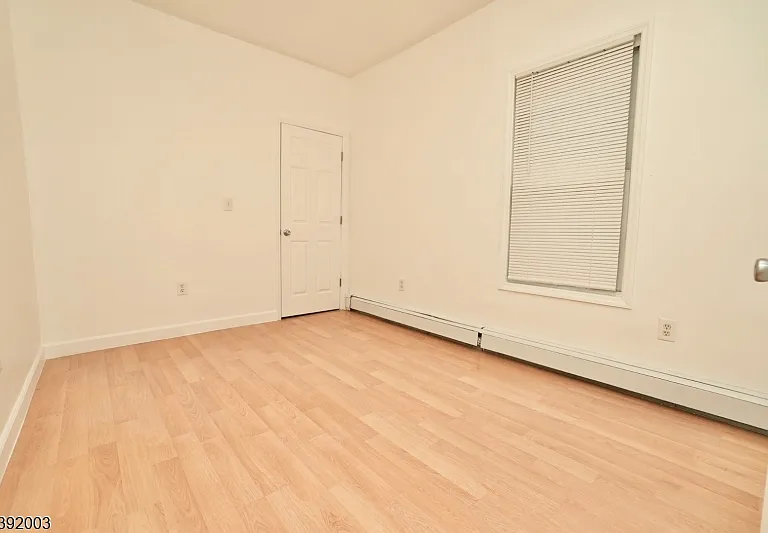 466 Cortlandt St #2 — Photo 12