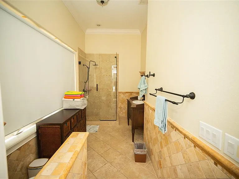 719 Eastlawn Dr — Photo 32