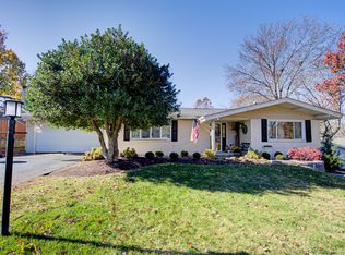 1329 Orchard Lakes Dr, Saint Louis, MO