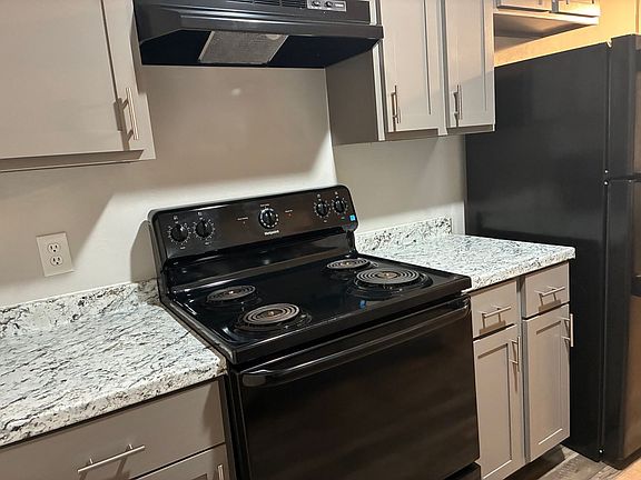4th image of 1721 S South St #4
