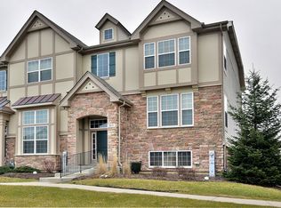 260 Bennett Dr, Carol Stream, IL 60188