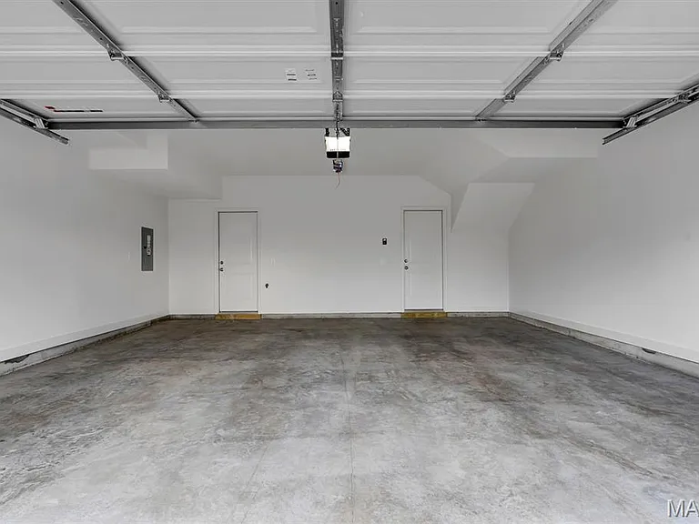 306 Indigo Ct — Photo 6