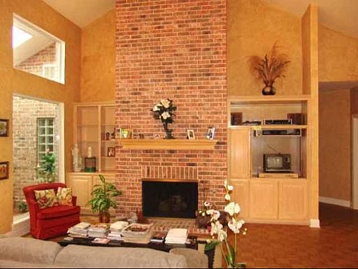 2nd image of 21 VILLA VERDE