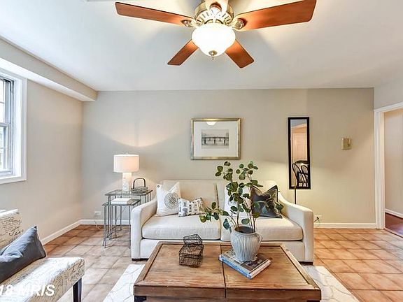 4th image of 104 N Trenton St APT 1