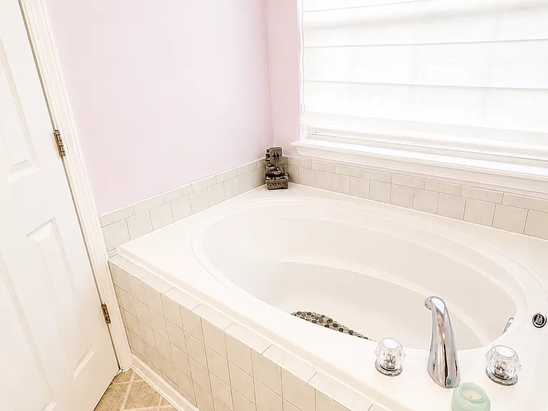102 Summer Dr — Photo 28