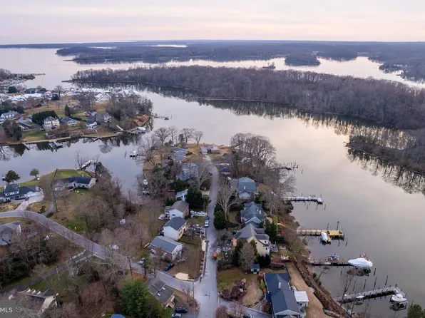 611 Overhill Dr, Edgewater, MD 21037