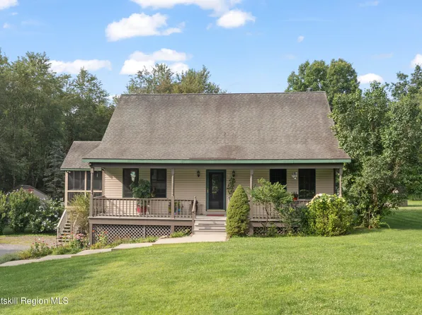 918 Livingston Road, Elizaville, NY 12523