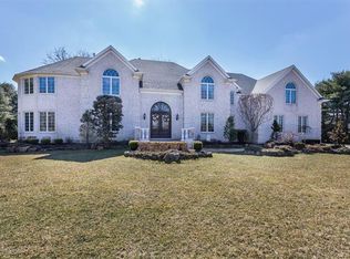 4 Edgewood Ct, Colts Neck, NJ 07722
