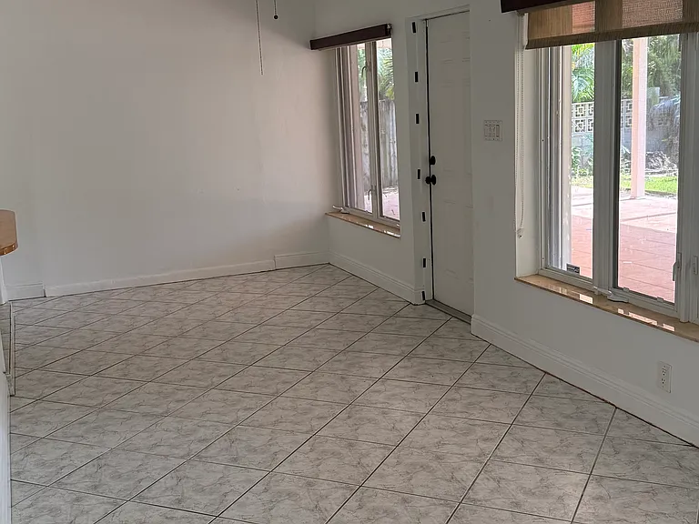 2503 N Ocean Dr — Photo 15