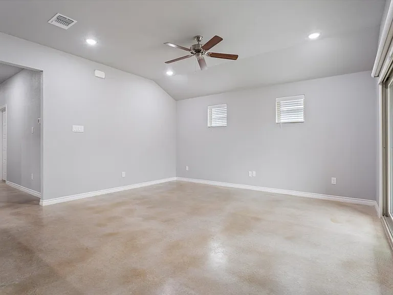 1468 Dryden Ave — Photo 18