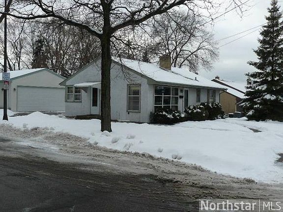 2nd image of 562 Arlington Ave W