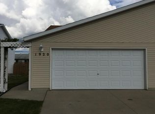 1920 50th St S, Fargo, ND 58103