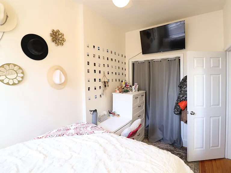 202 Bloomfield St #2 — Photo 6