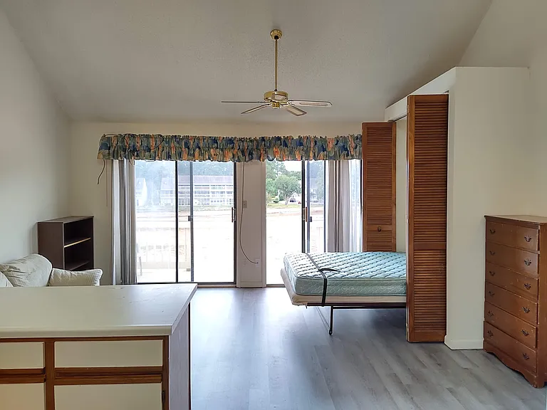 510 Fairwood Lakes Dr #19E — Photo 3