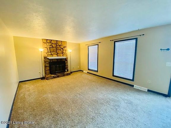 2nd image of 1017 Hillcrest Dr