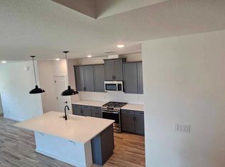 8411 Bay Ridge Cir, Baytown, TX 77523