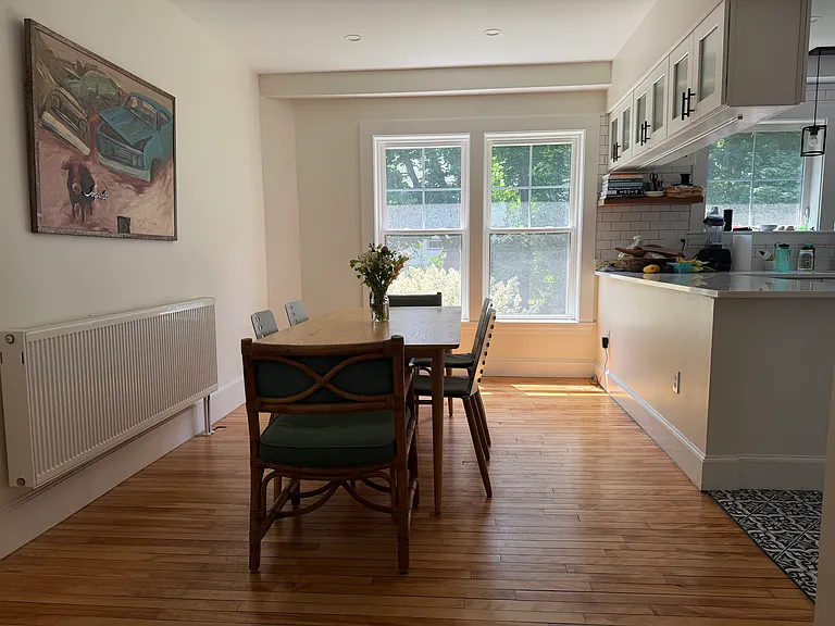 225 Harriet St — Photo 3