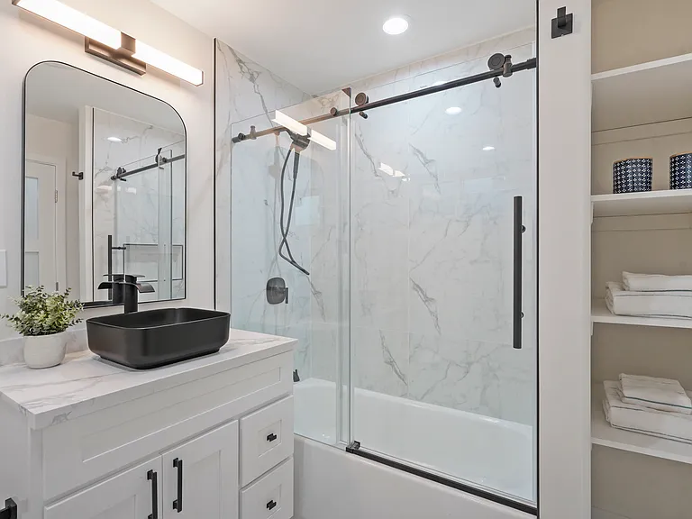 2352 E Delia Ln — Photo 7