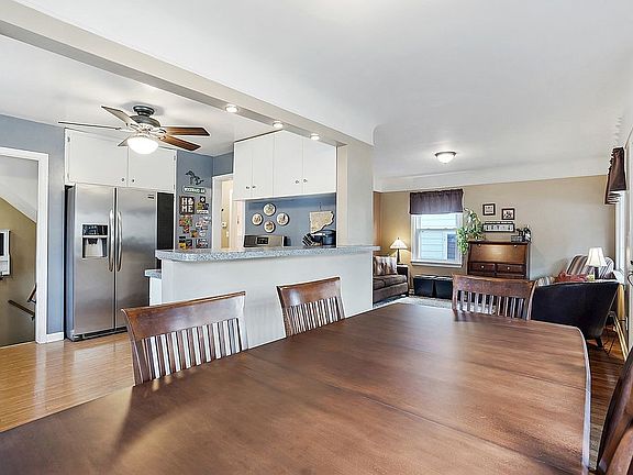 5th image of 2015 Harwood Ave