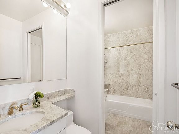 5th image of 301 W 57th St APT 24B
