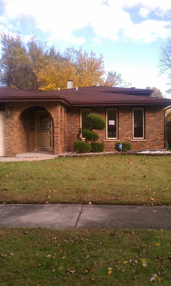 15607 Madison Ave photo 1