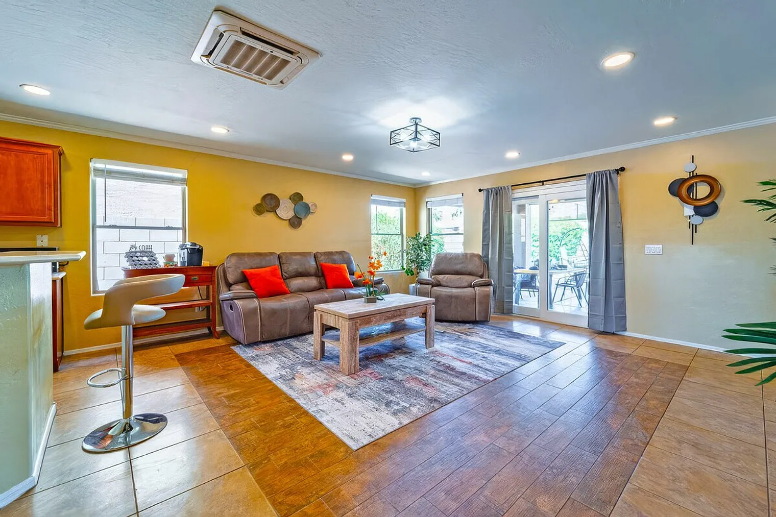 4 bed, 2.0 bath, $7,215 — Photo 1