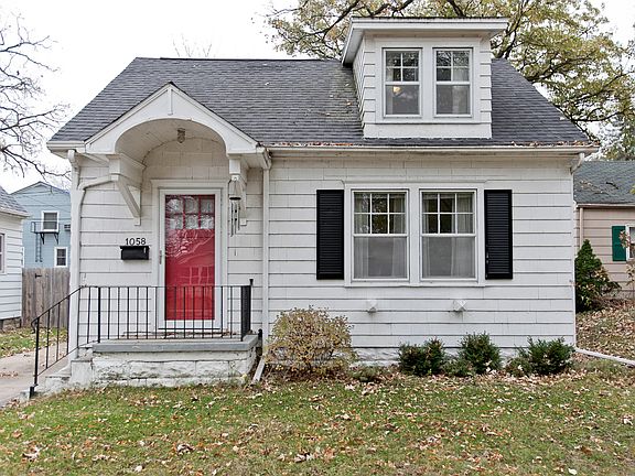 3rd image of 1058 Daniels St NE