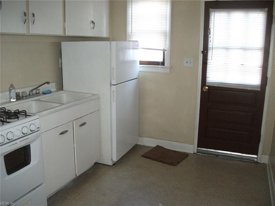 2nd image of 1048 Little Bay Ave APT 2