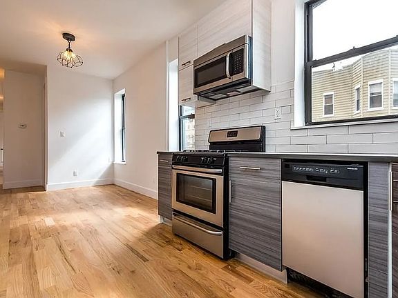 3rd image of 259 Saint Nicholas Ave #4R