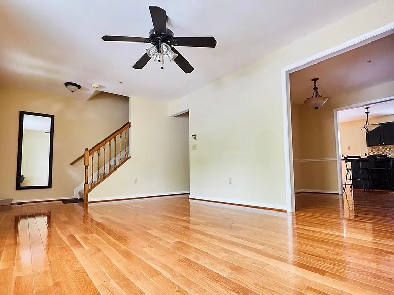 121 Langdon Farm Cir — Photo 6