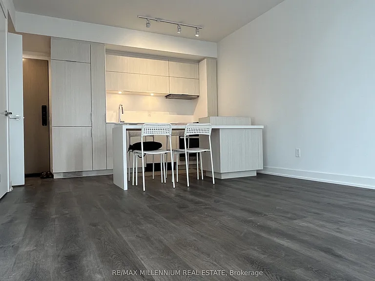 370 Martha St #1608 — Photo 7