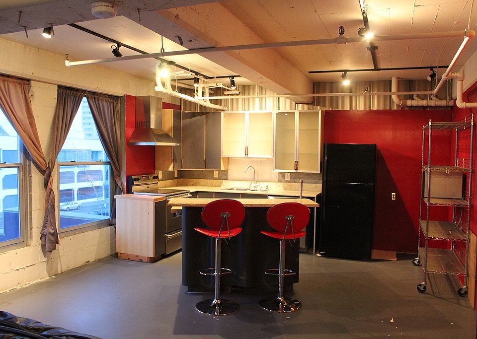 2nd image of 1122 Market St #B