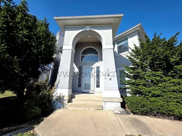 14112 Windsor St, Leawood, KS 66224