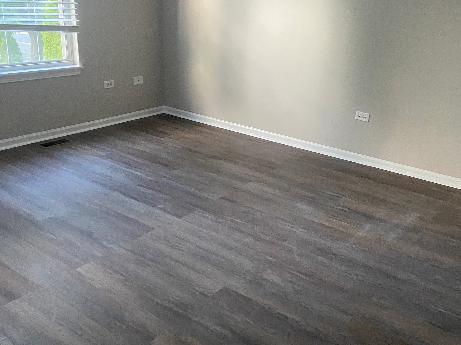 2806 Sarah Ct — Photo 1