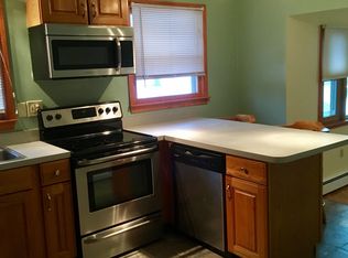 10 Lantern Ln, Merrimack, NH 03054