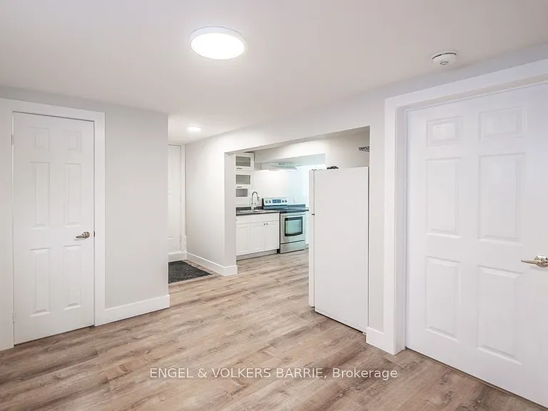 31 Finlay Rd — Photo 3