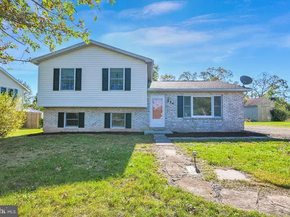 554 Hooker Dr, Gettysburg, PA 17325