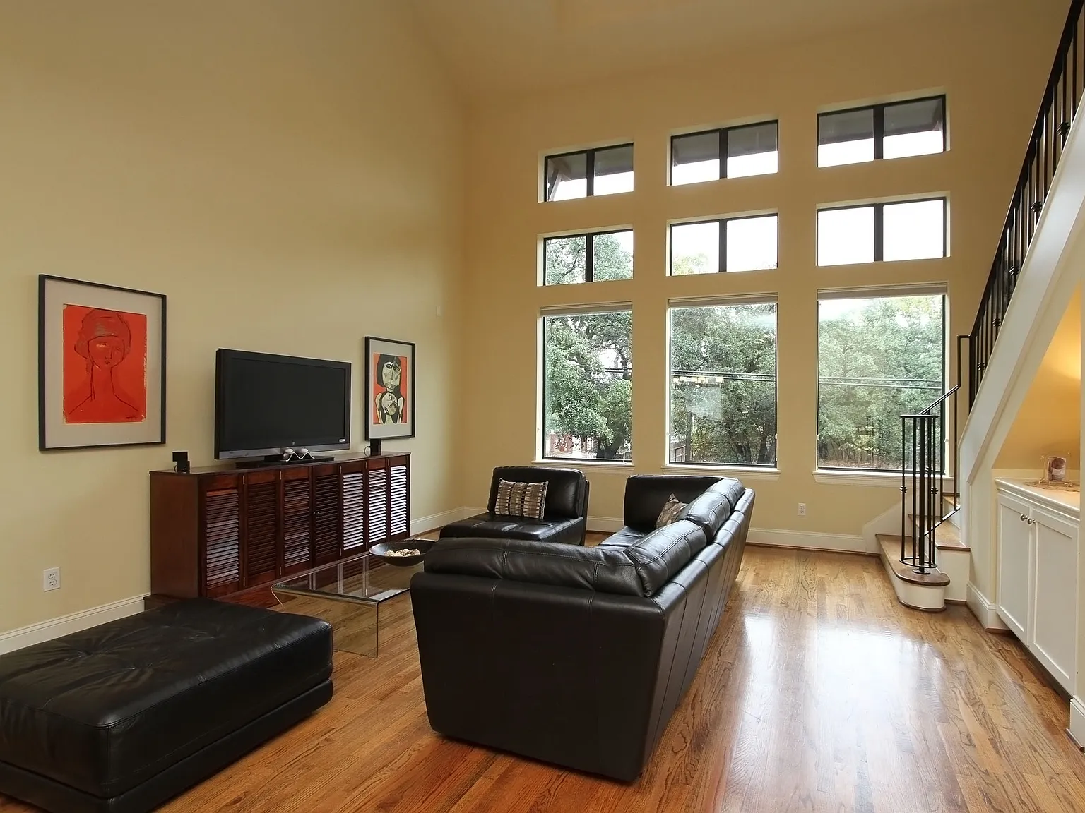 3 bed, 1800 sqft, $2,500 — Photo 2
