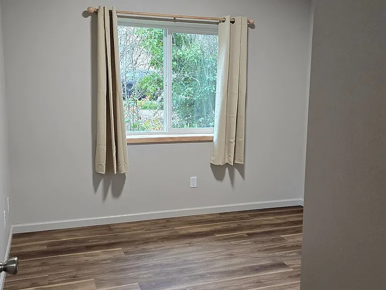 103 S Main St — Photo 11
