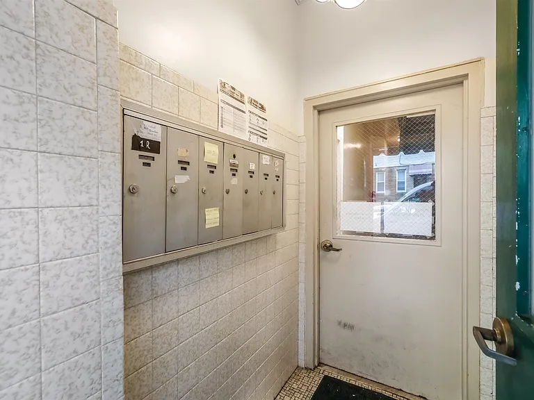 523 Adams St #1L — Photo 4